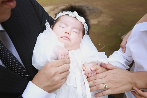 お宮参り写真 撮影場所 品川神社 赤ちゃん、かわいい手