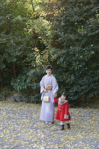 お宮参り写真 撮影場所 鎌倉鶴岡八幡宮 銀杏