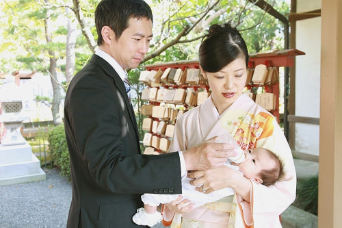 お宮参り写真 撮影場所 鎌倉 鶴岡八幡宮 授乳シーン