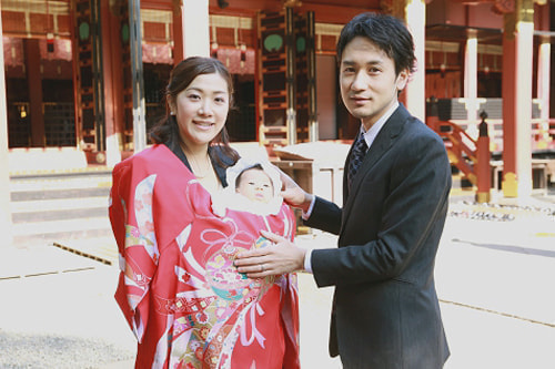 お宮参り写真 撮影場所 文京区 根津神社 お宮参り着物着付け、お宮参り着物着付け、家族写真