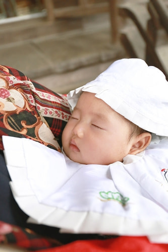 お宮参り(お食い初め)写真 撮影場所 師岡熊野神社 お宮参り着物着付け、赤ちゃん