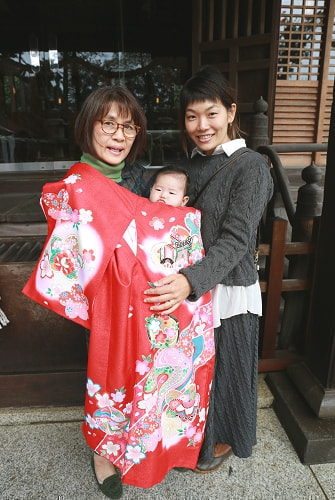 お宮参り(お食い初め)写真 撮影場所 師岡熊野神社 強雨