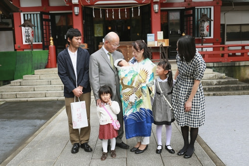 お宮参り写真 撮影場所 水天宮 日枝神社 お宮参り着物着付け、お宮参り着物着付け、母方祖母、拝殿前