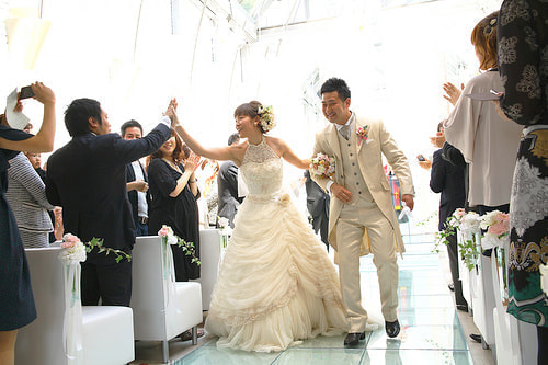 ブライダル写真 撮影場所 横浜 結婚式場 退場２