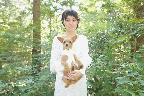ブライダル(エンゲージメントフォト)写真 撮影場所 森(自宅) かわいい写真