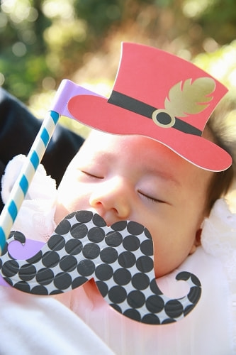 お宮参り写真 撮影場所 文京区 根津神社 赤ちゃん、髭と帽子