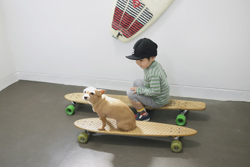 無垢材を使用したスケートボード